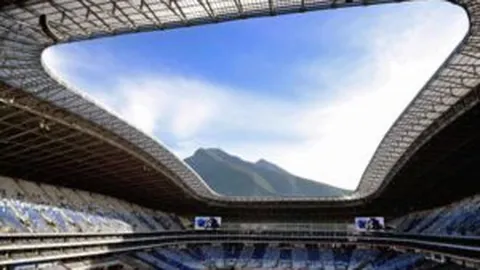 马祖拉领凯尔特人风骚，赛季狂揽58次20+三分，创52胜6负佳绩！